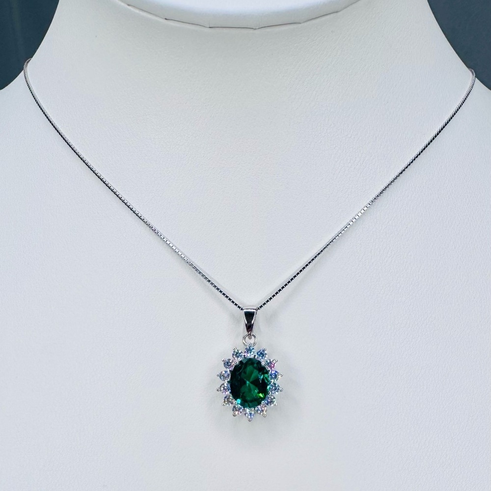 Elegant 18K WG Necklace with Green Gemstone and Halo Pendant